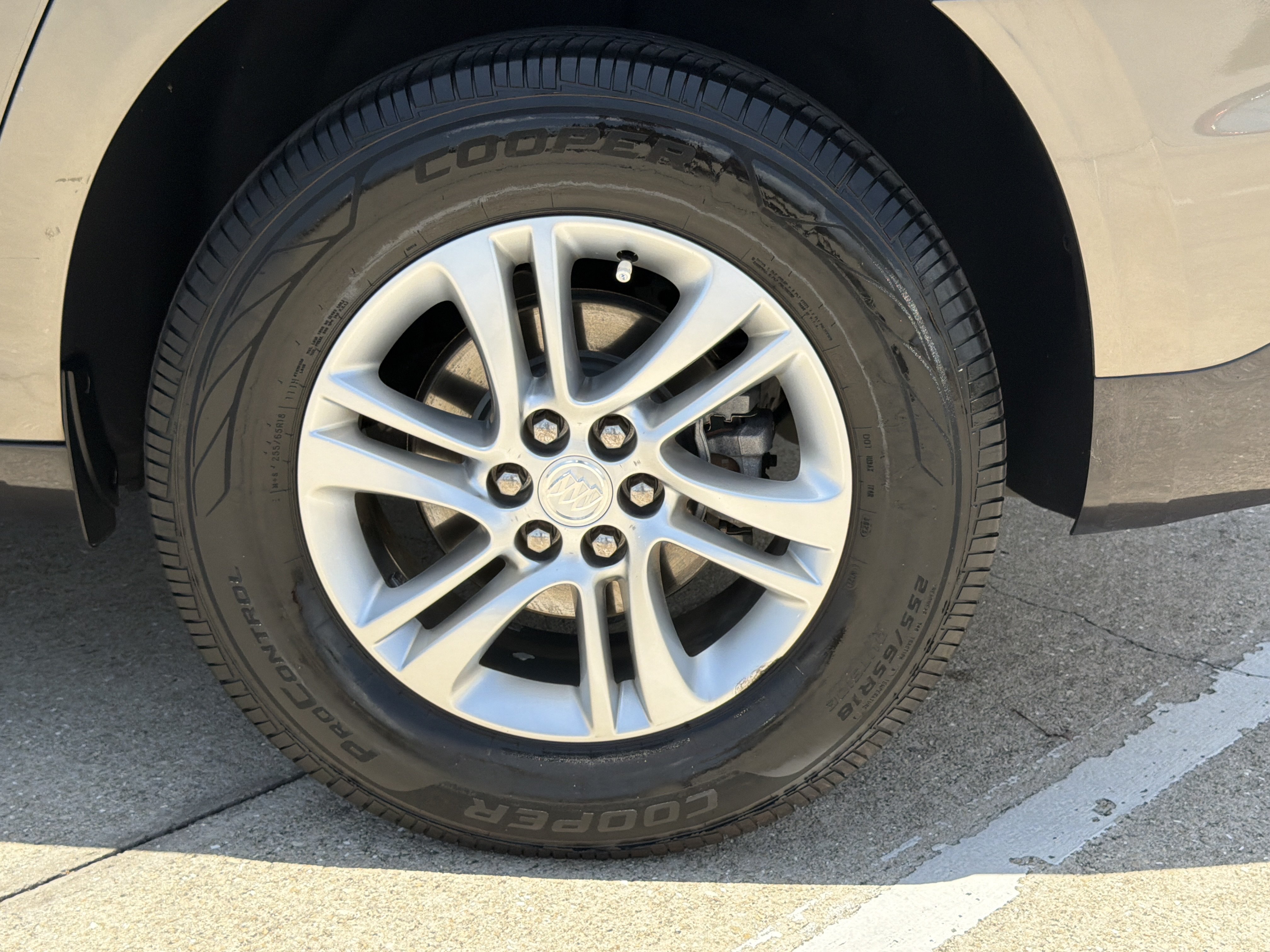 Used 2018 Buick Enclave Essence FWD image 11