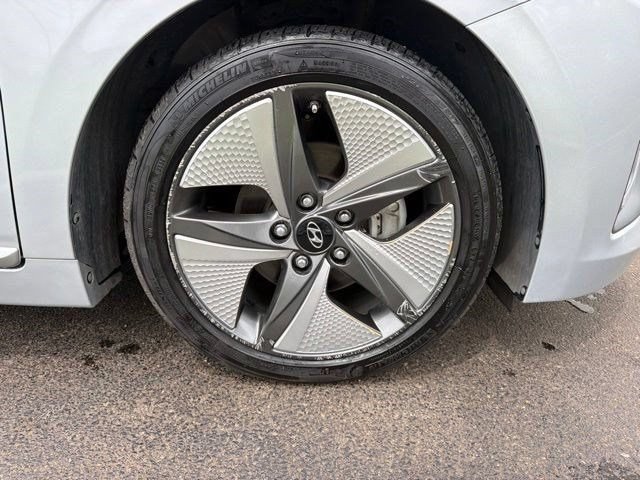 Used 2020 Hyundai Ioniq Limited FWD image 19