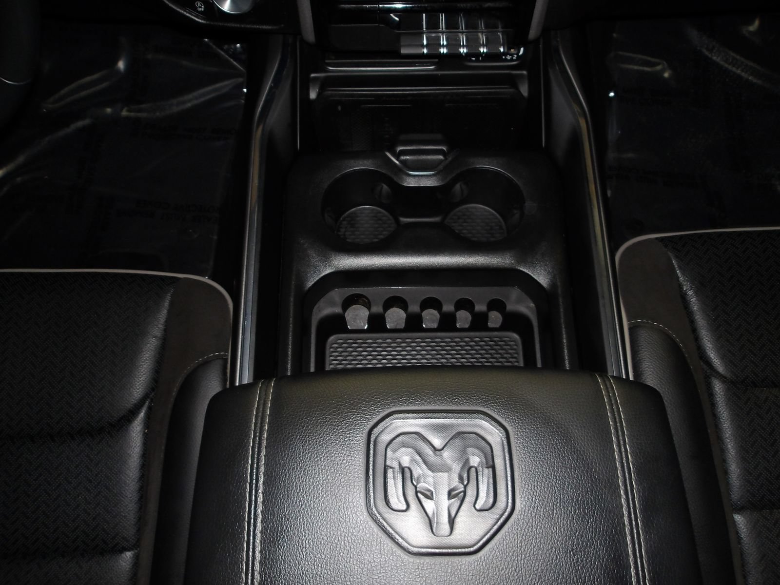 Used 2024 RAM 1500 Laramie AWD/4WD image 13