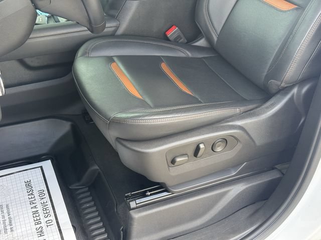Used 2024 GMC Sierra 2500 AT4 w/ AT4 Premium Plus Package AWD/4WD image 11