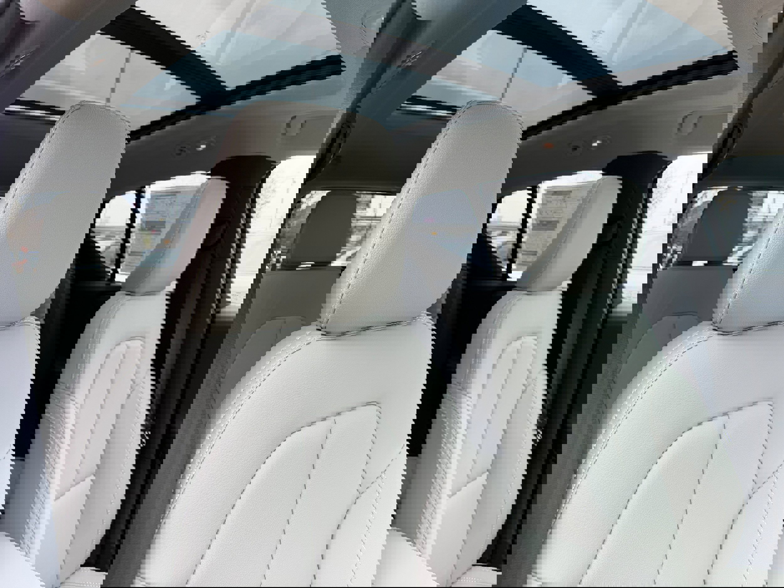 New 2026 Volvo XC40 B4 Plus w/ Protection Package Premier image 9