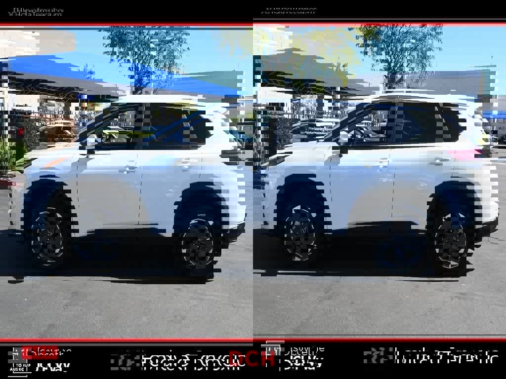 Used 2026 Nissan Rogue SV image 4