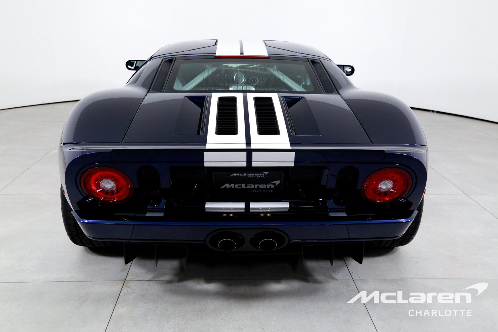 Used 2005 Ford GT RWD image 7
