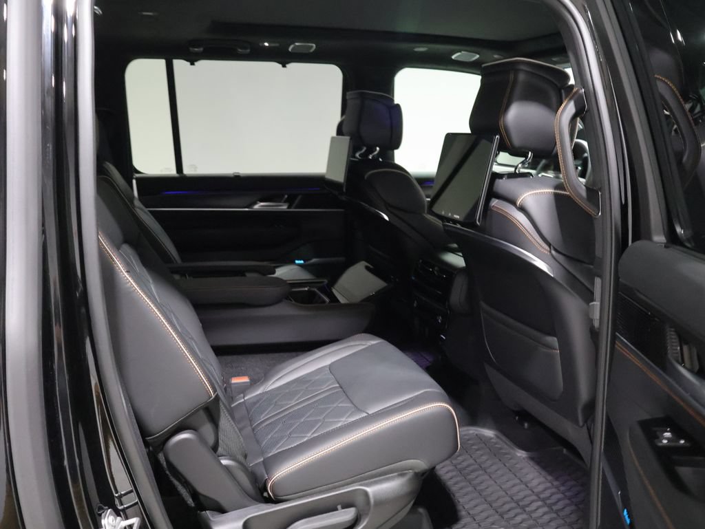 New 2026 Jeep Grand Wagoneer L Summit AWD/4WD image 21