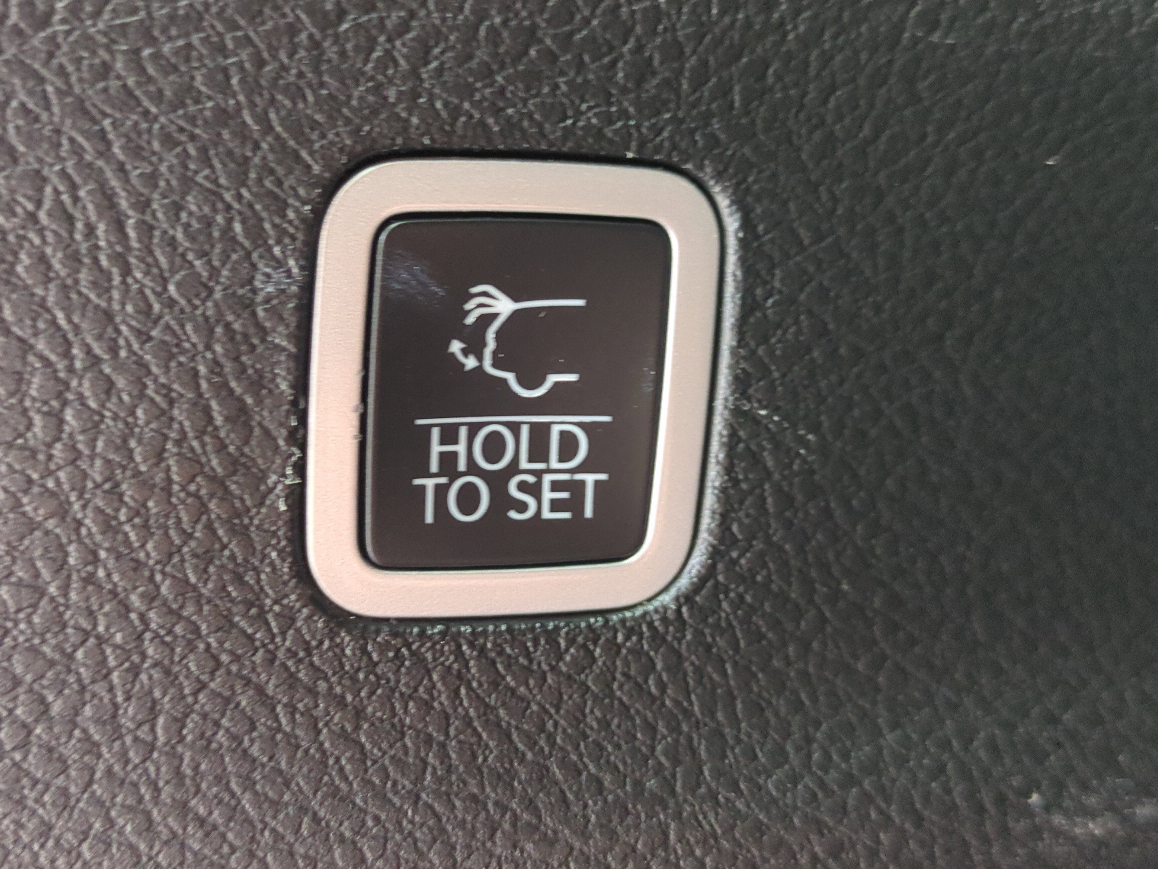 Certified 2024 Jeep Wagoneer L Series II w/ Flexible Seating Group image 14