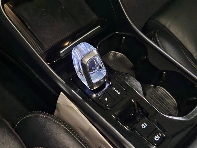 Used 2023 Volvo XC40 B5 Plus w/ Protection Package Premier image 12