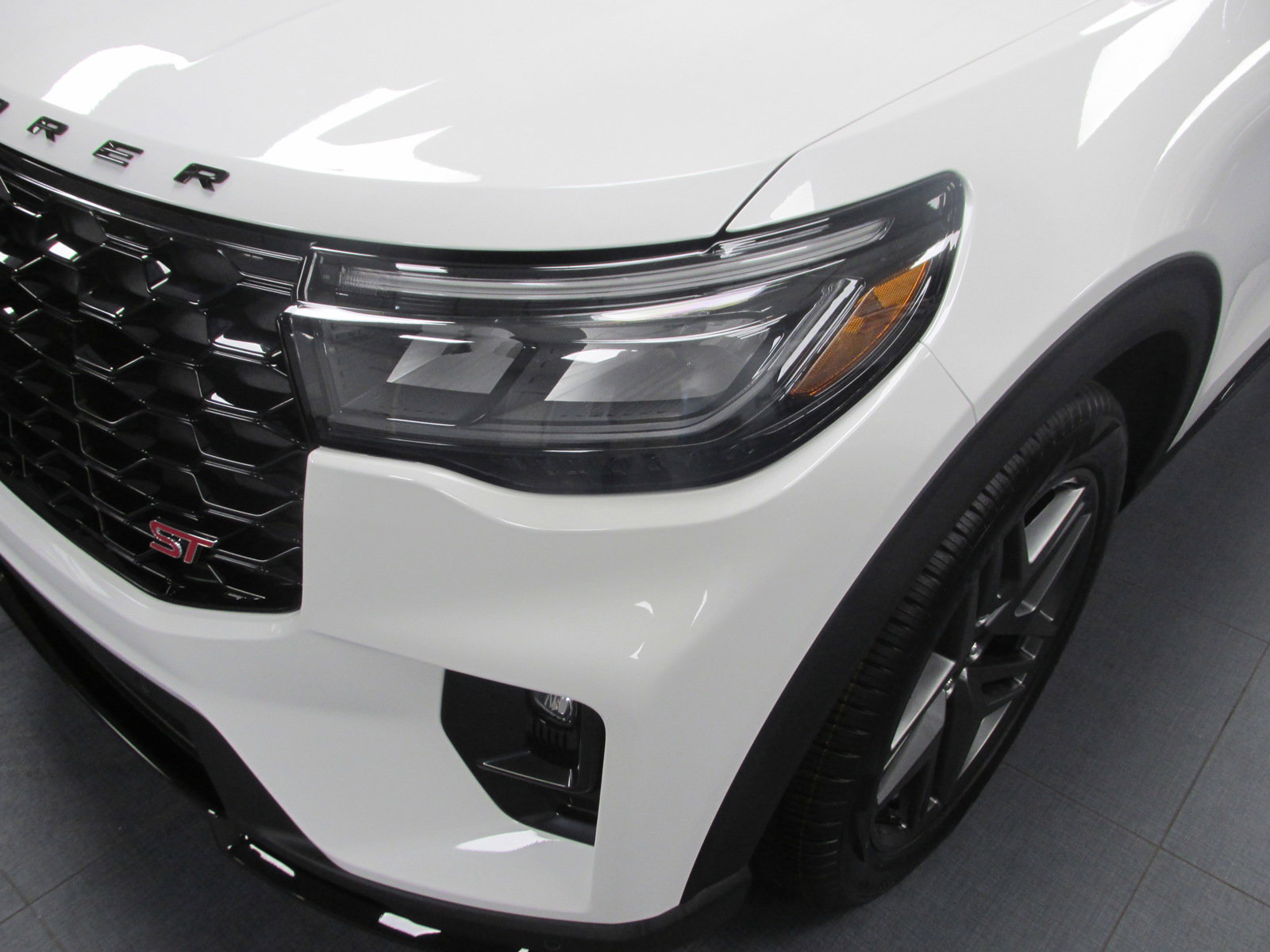 New 2025 Ford Explorer ST w/ Sun And Sound Package image 7