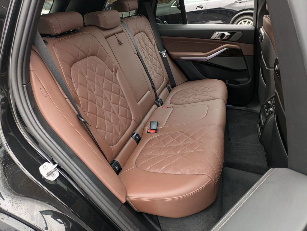 Certified 2024 BMW X5 xDrive40i w/ Premium Package image 24
