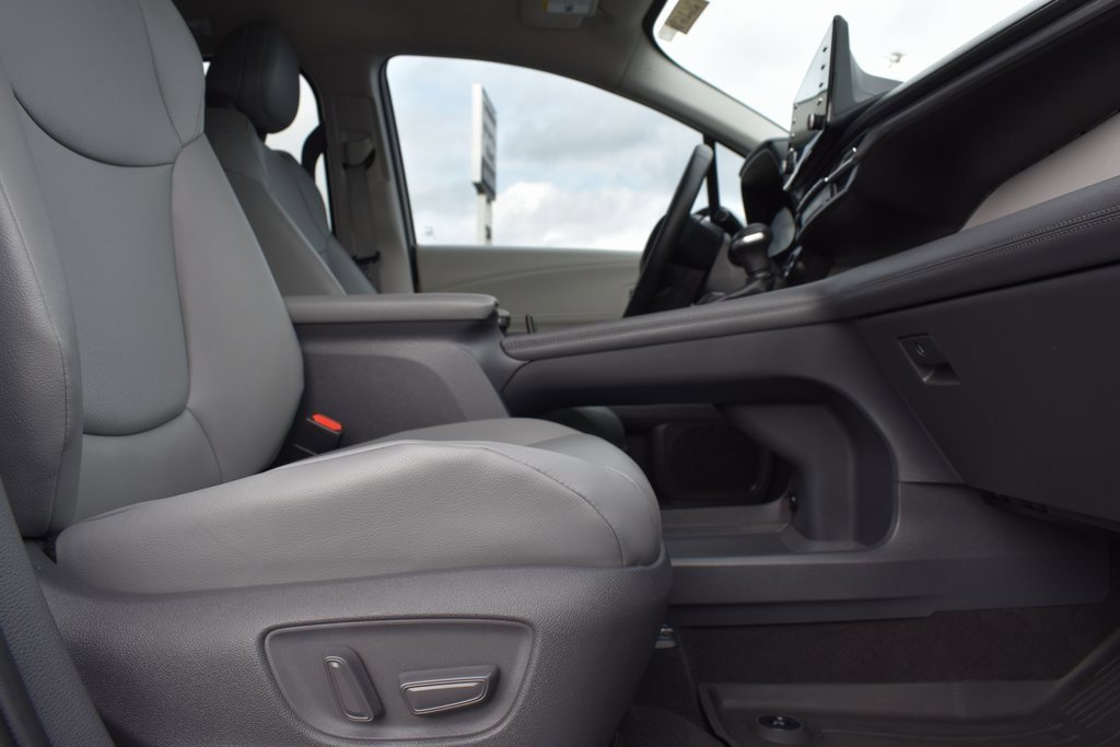 Used 2021 Toyota Sienna XLE image 12