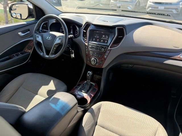 Used 2018 Hyundai Santa Fe SE image 17