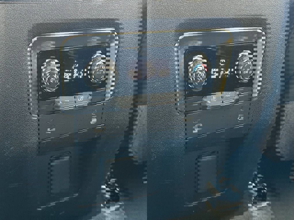 Used 2024 Chevrolet Tahoe LT image 28