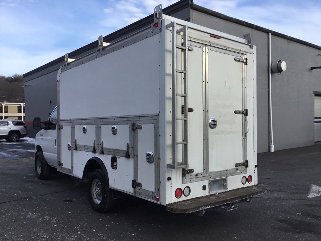 Used 2015 Ford E-350 and Econoline 350 Super Duty w/ Power Windows & Locks Group image 2