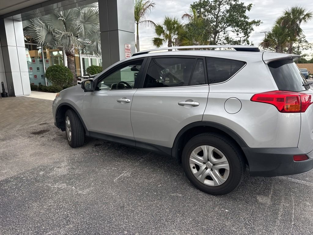 Used 2015 Toyota RAV4 LE image 4