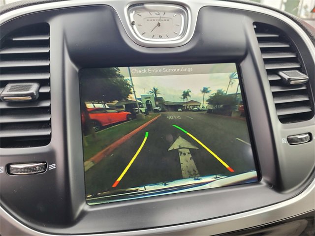 Used 2017 Chrysler 300 Limited image 18