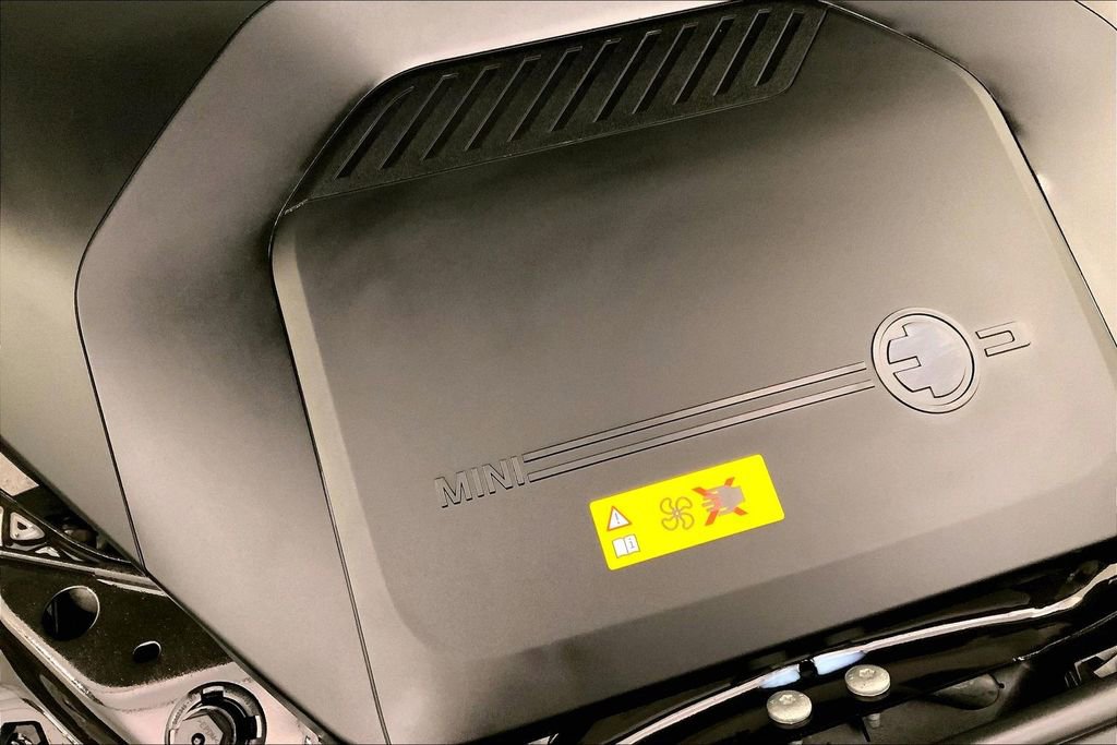 Certified 2025 MINI Cooper Countryman SE w/ Comfort Package Max image 31