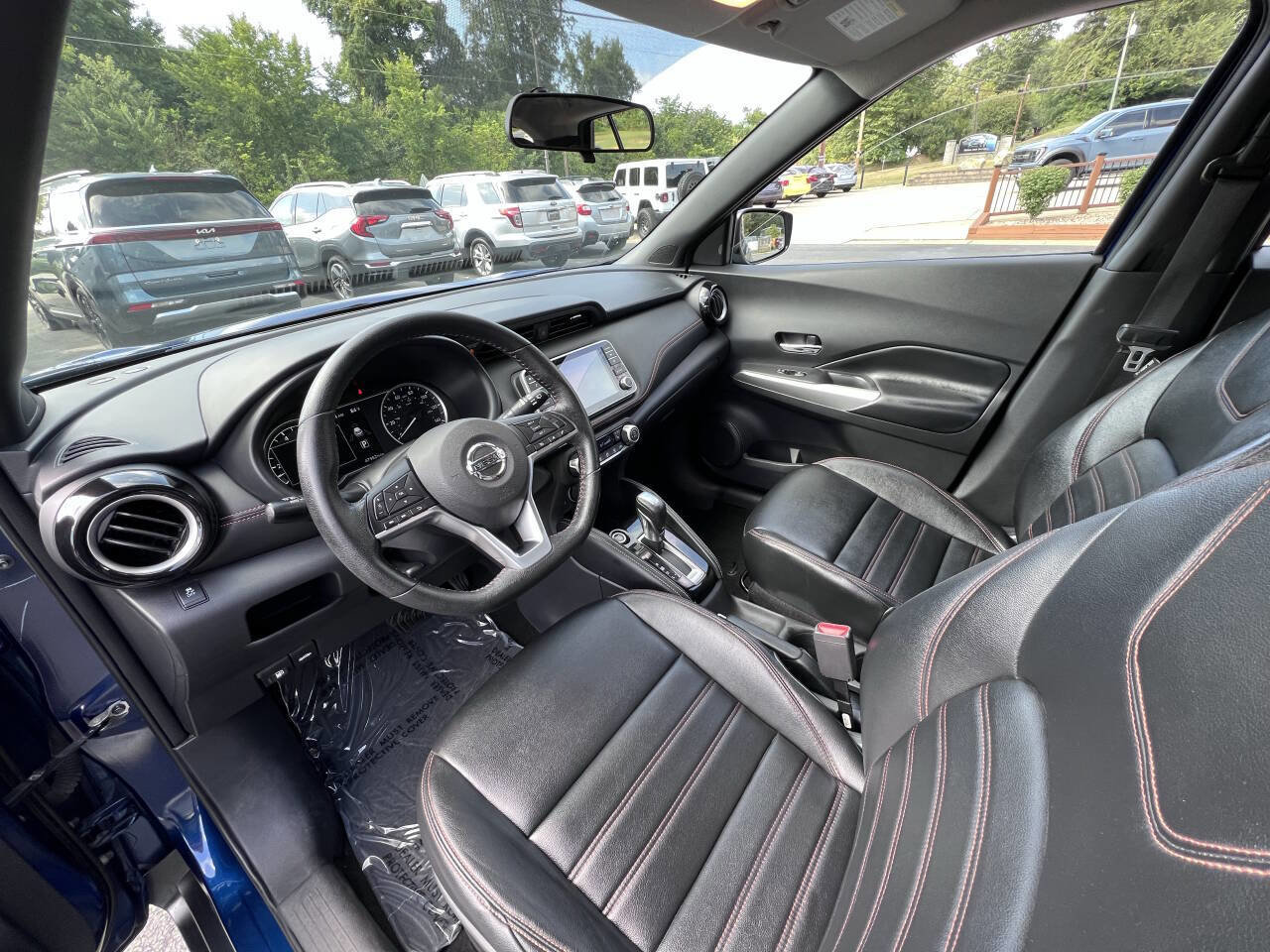 Used 2019 Nissan Kicks SR w/ SR Premium Package image 12