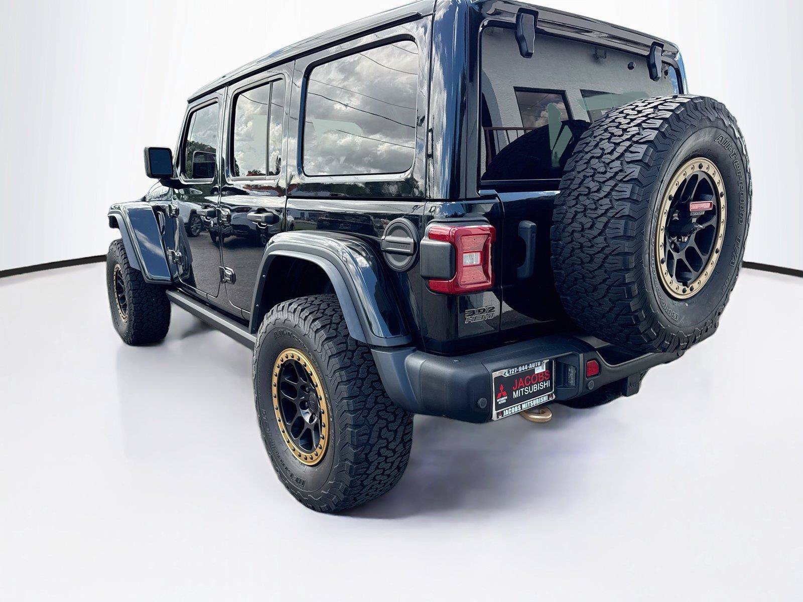 Used 2022 Jeep Wrangler Unlimited Rubicon w/ Xtreme Recon 35" Tire Package AWD/4WD image 3