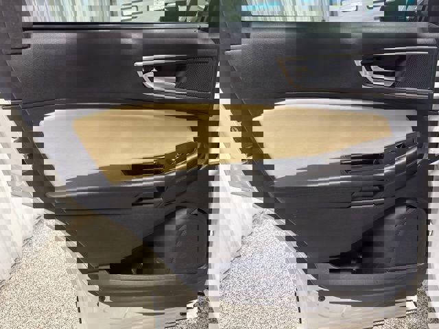 Used 2015 Ford Edge SEL w/ Equipment Group 201A AWD/4WD image 21