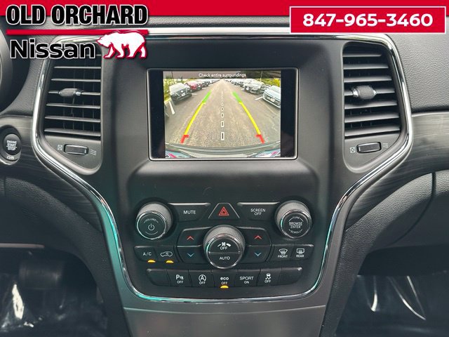 Used 2020 Jeep Grand Cherokee Laredo AWD/4WD image 17