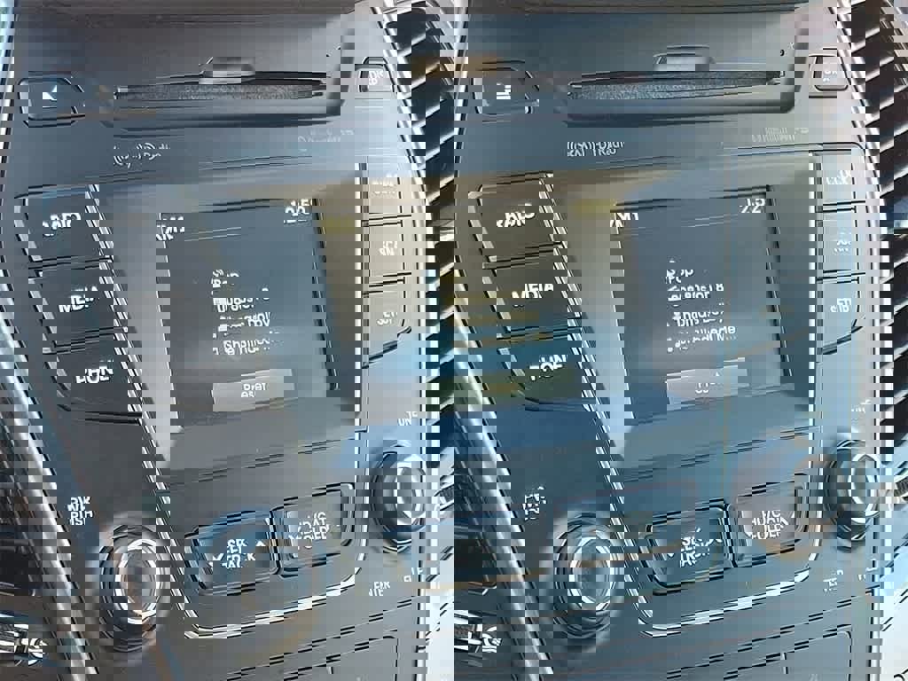 Used 2016 Hyundai Santa Fe Limited image 16