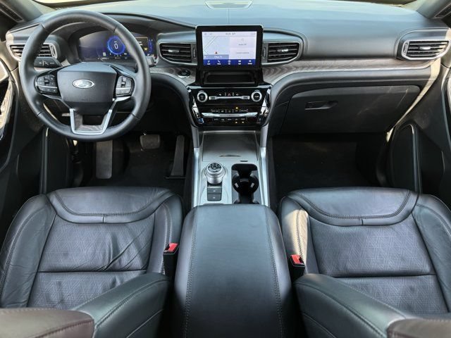 Used 2022 Ford Explorer Platinum w/ Equipment Group 601A RWD image 11