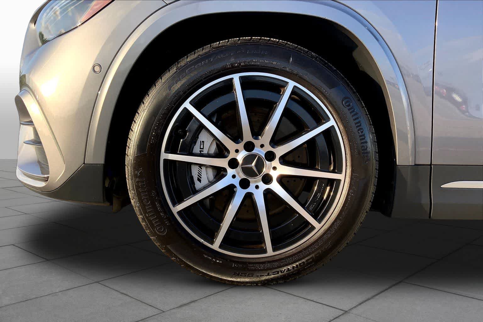 Used 2025 Mercedes-Benz GLA 35 AMG 4MATIC image 11