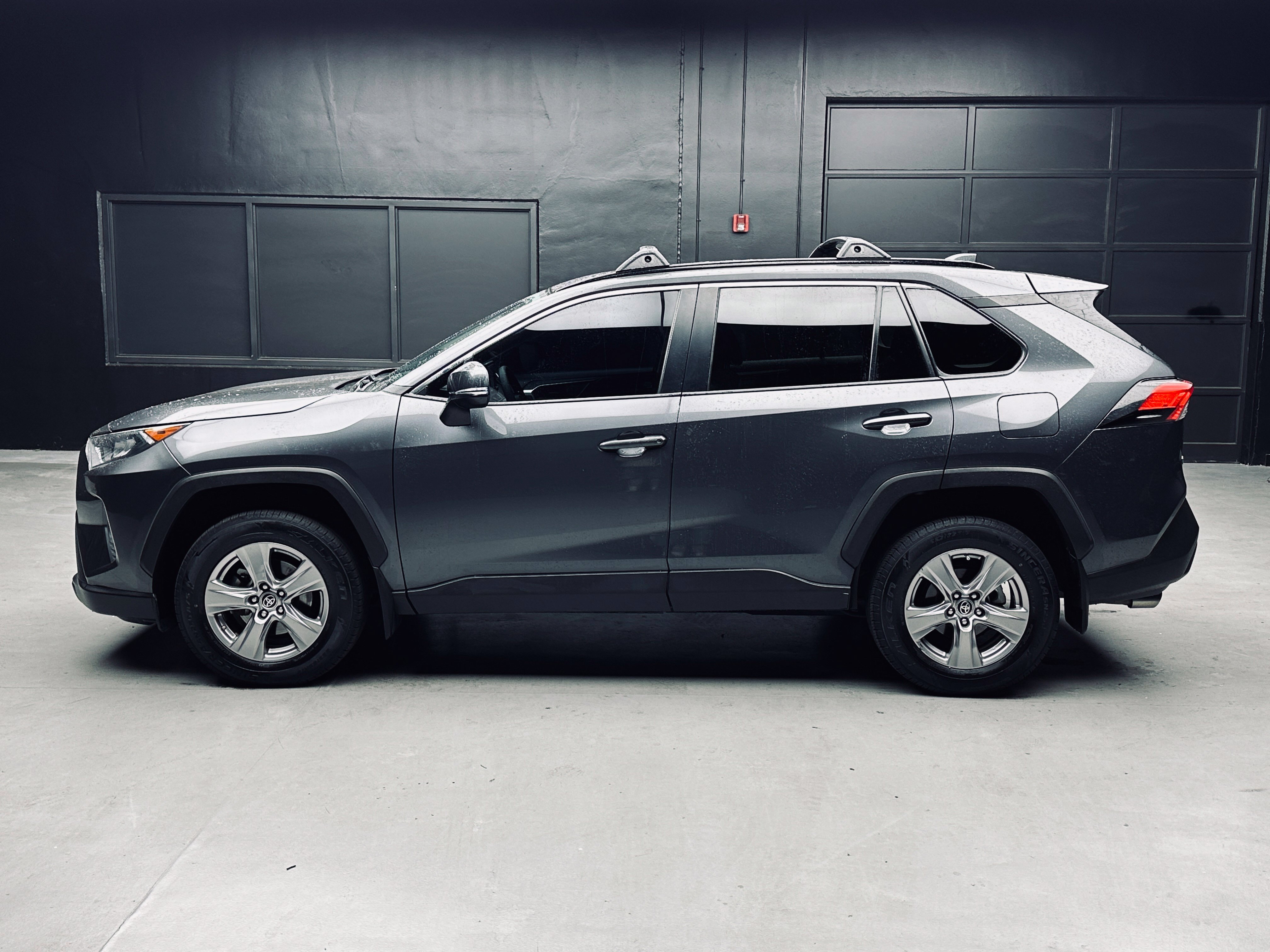 Used 2019 Toyota RAV4 LE w/ Carpet Mat Package FWD image 4
