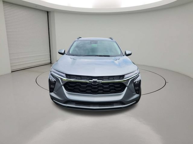 New 2026 Chevrolet Trax LT w/ Driver Confidence Package FWD image 2