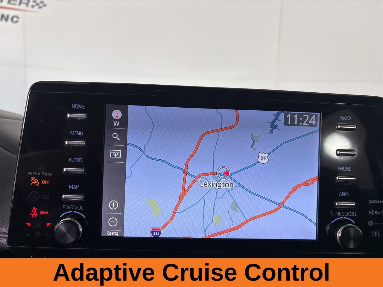 Used 2024 Toyota Sienna Limited AWD/4WD image 18