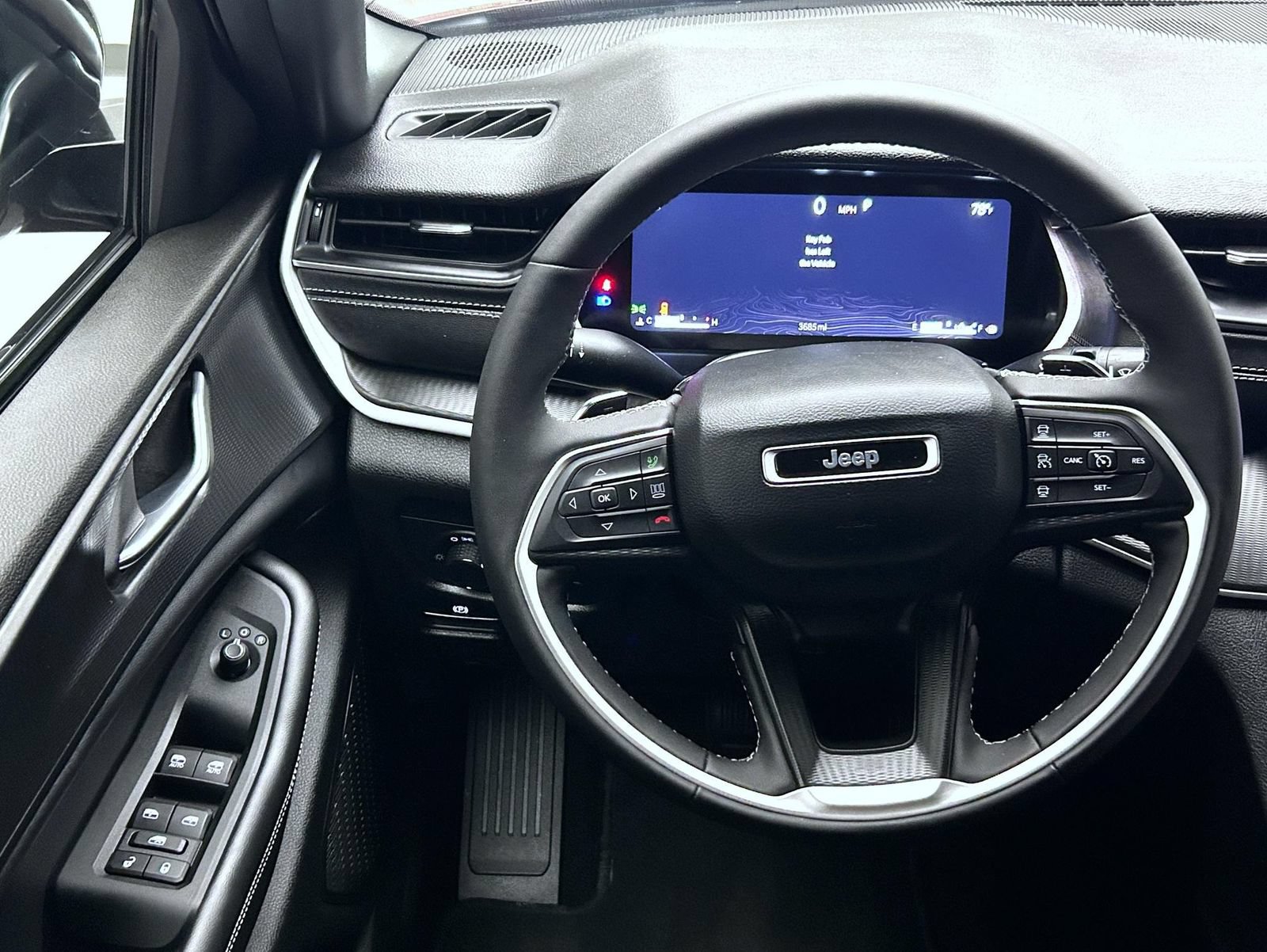 New 2025 Jeep Grand Cherokee Altitude AWD/4WD image 12