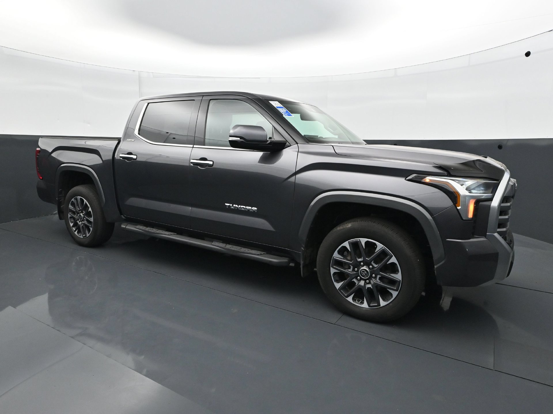 Used 2022 Toyota Tundra Limited AWD/4WD image 9