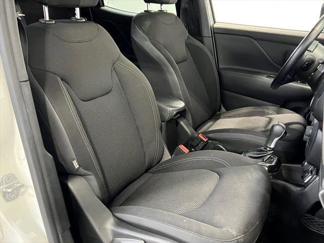 Certified 2022 Jeep Renegade Altitude w/ Sun/Sound Group image 10