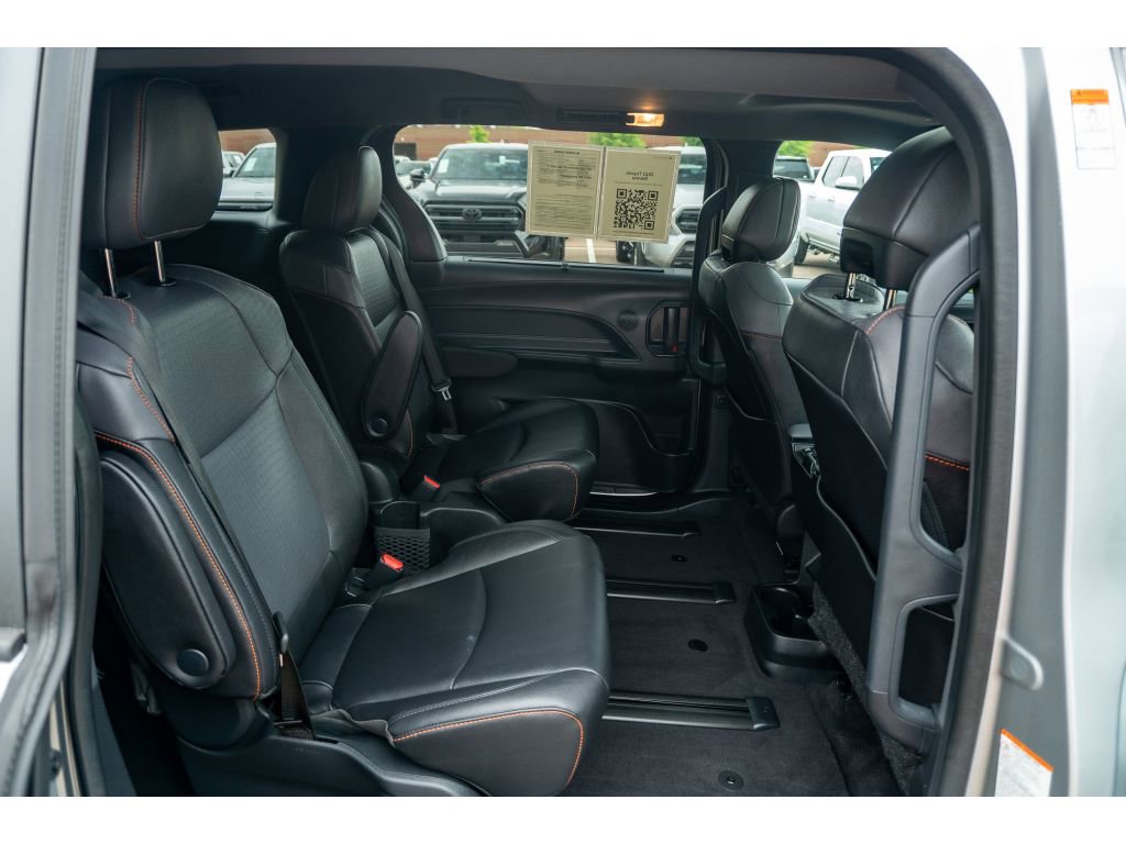 Used 2023 Toyota Sienna XSE AWD/4WD image 22