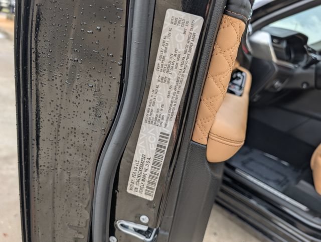 Used 2025 Jeep Grand Cherokee L Summit AWD/4WD image 37