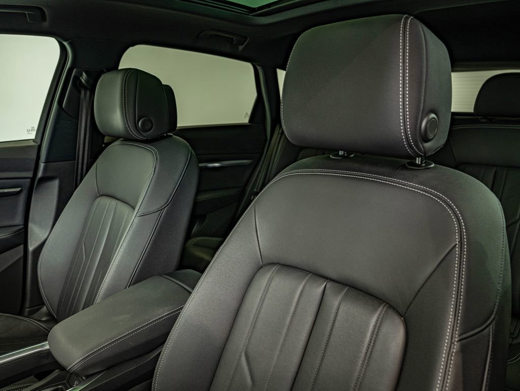 Used 2022 Audi e-tron Premium w/ Convenience Plus Package image 31