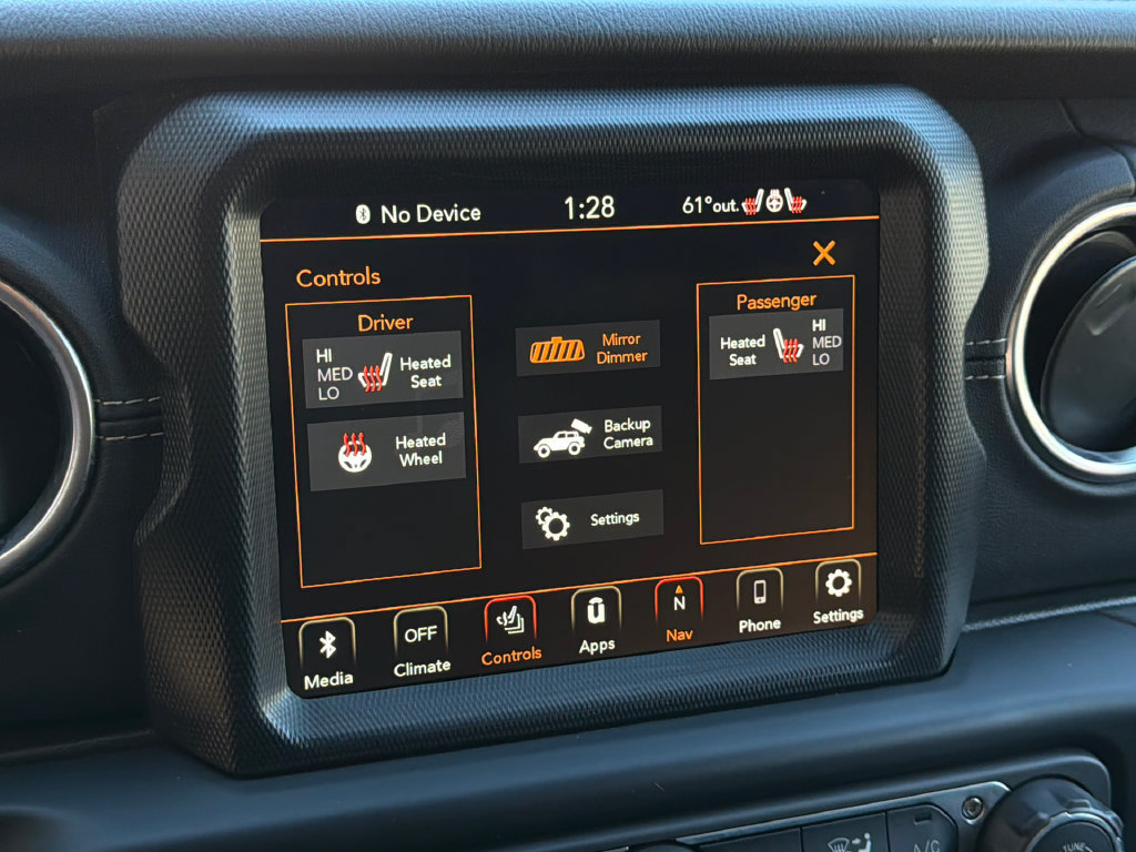 Used 2022 Jeep Wrangler Unlimited Sahara w/ Cold Weather Group AWD/4WD image 29