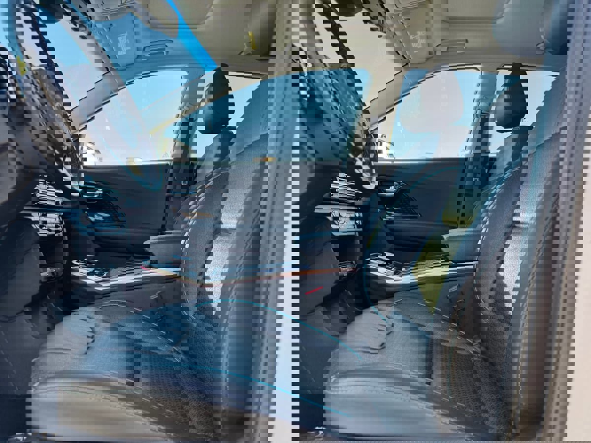 Used 2022 Kia Niro EX Premium w/ Cold Weather Package image 17