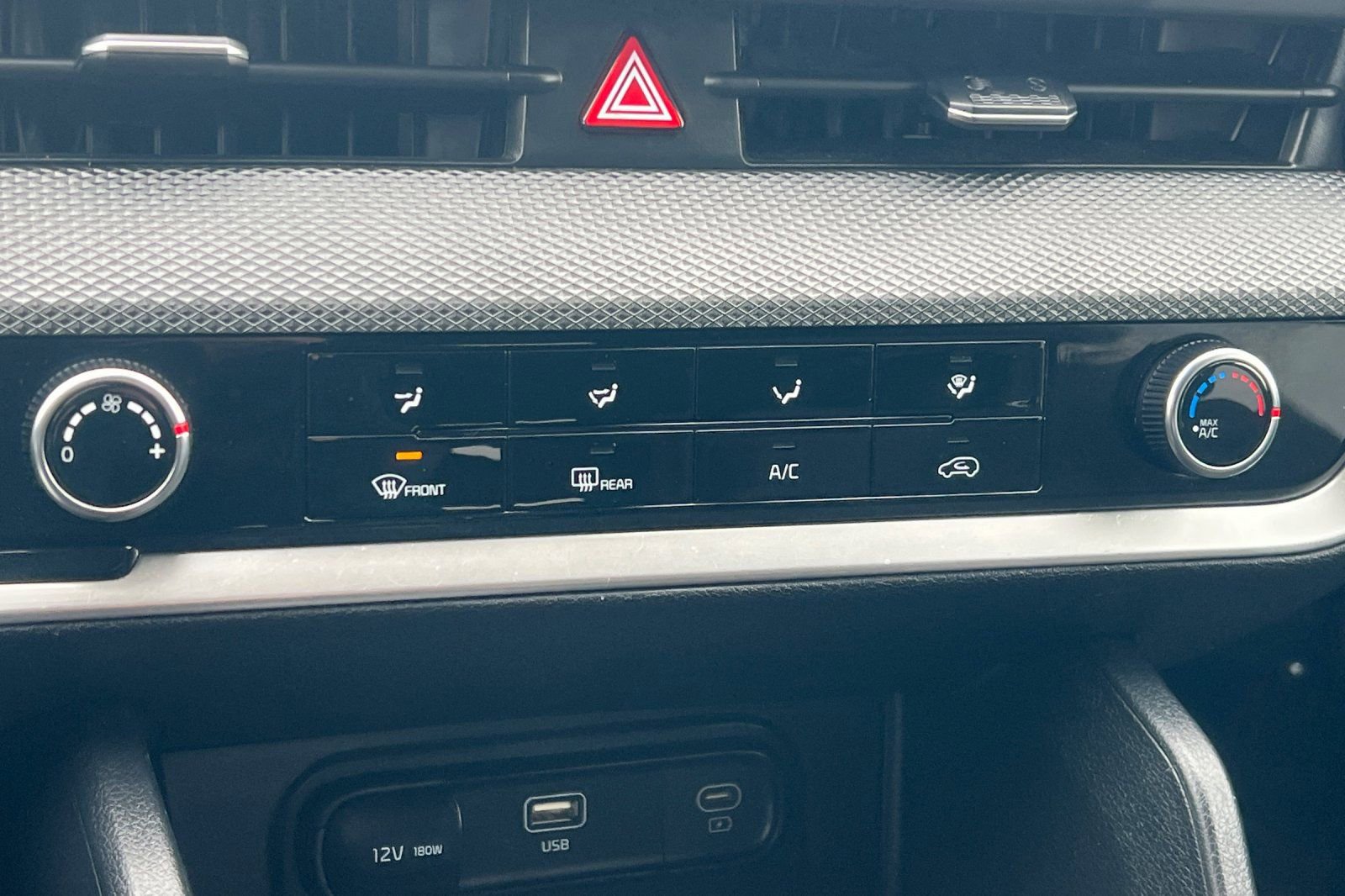 Used 2024 Kia Sportage LX image 18