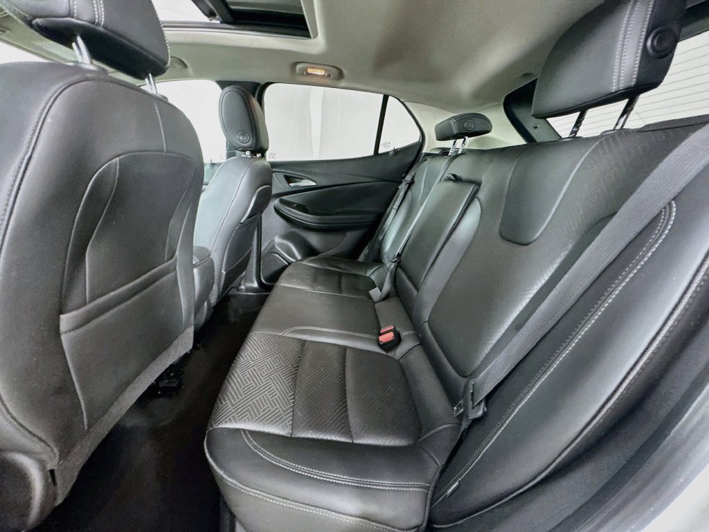 Used 2021 Buick Encore GX Essence w/ Experience Buick Package FWD image 30