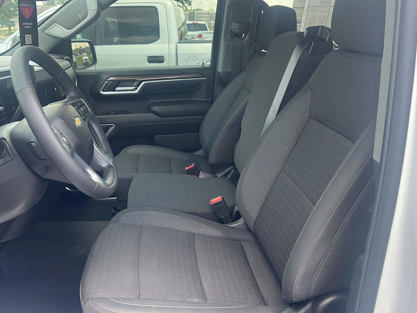 Used 2025 Chevrolet Silverado 1500 LT AWD/4WD image 25