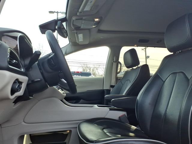 Certified 2023 Chrysler Pacifica Limited image 28