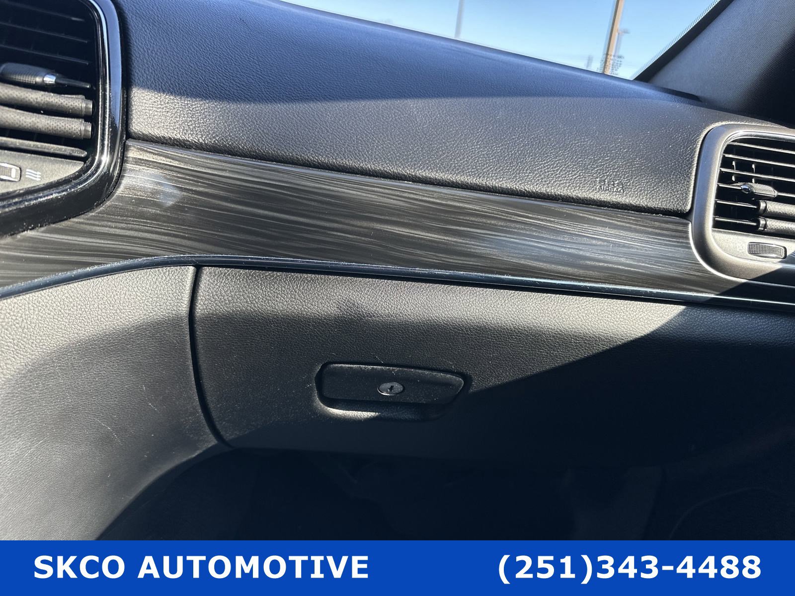 Used 2020 Jeep Grand Cherokee Limited w/ Luxury Group II image 24