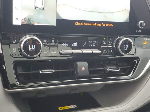 Used 2023 Toyota Highlander Platinum image 30