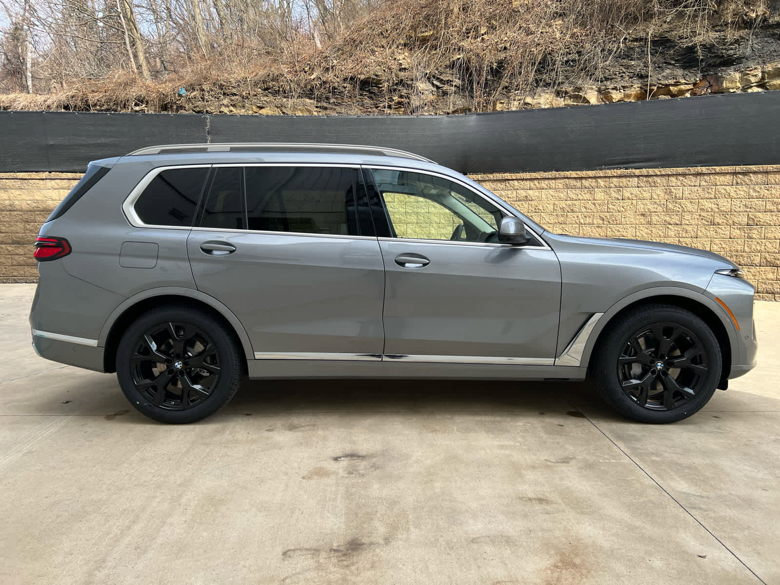 Used 2025 BMW X7 xDrive40i w/ Premium Package AWD/4WD image 7