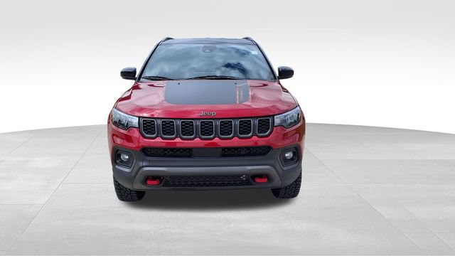 Used 2025 Jeep Compass Trailhawk image 2