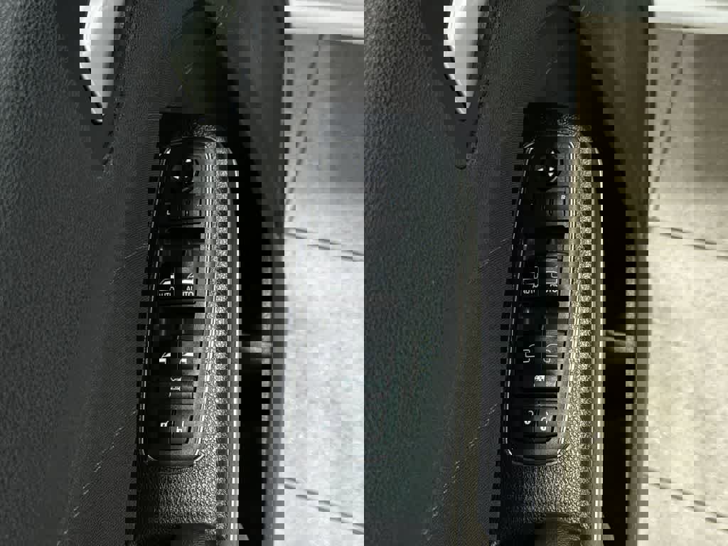 Used 2018 Dodge Charger GT image 22