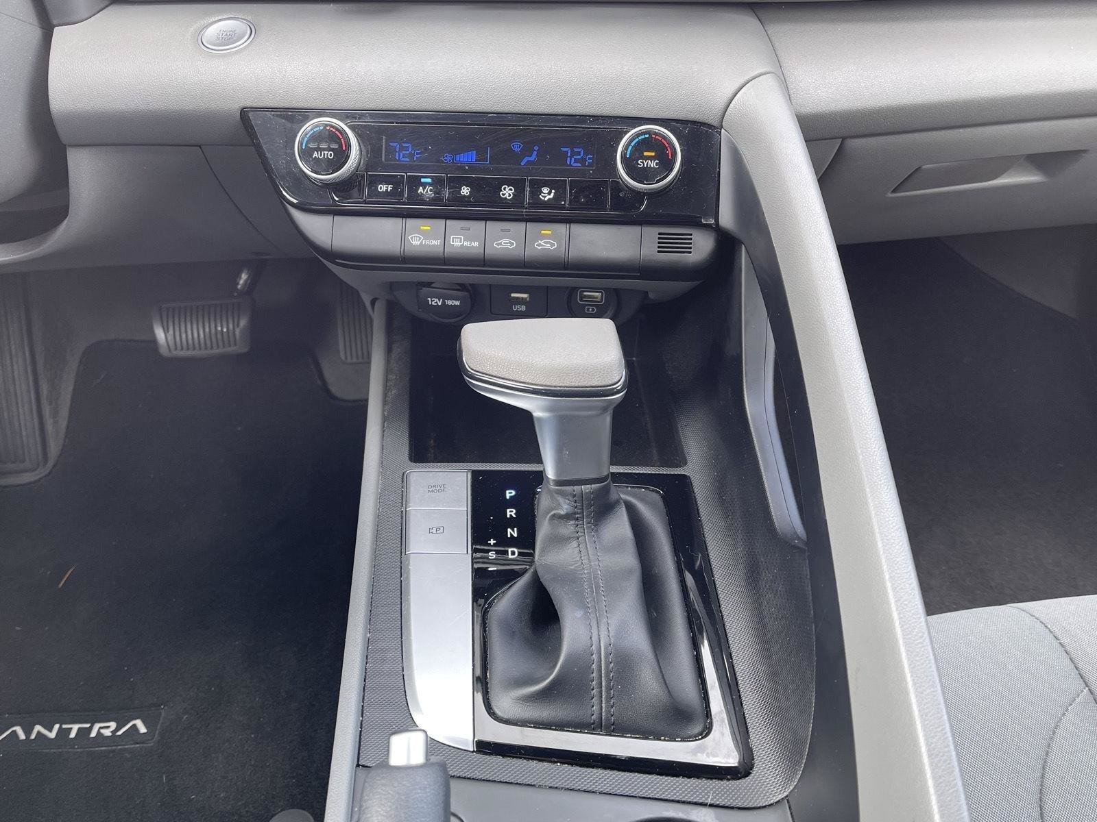 Used 2021 Hyundai Elantra SEL FWD image 11