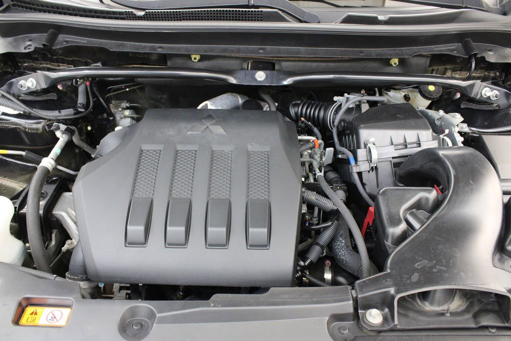 Used 2020 Mitsubishi Eclipse Cross ES FWD image 28