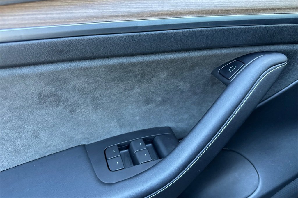 Used 2022 Tesla Model 3 image 11