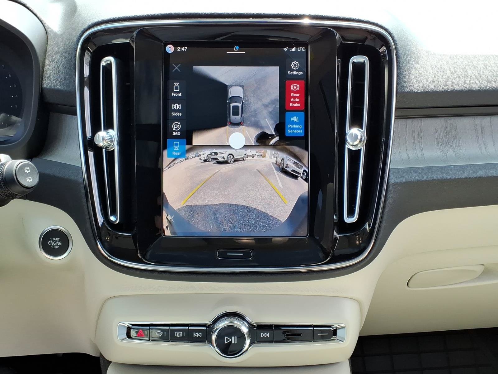 New 2026 Volvo XC40 B5 Plus w/ Protection Package Premier AWD/4WD image 15